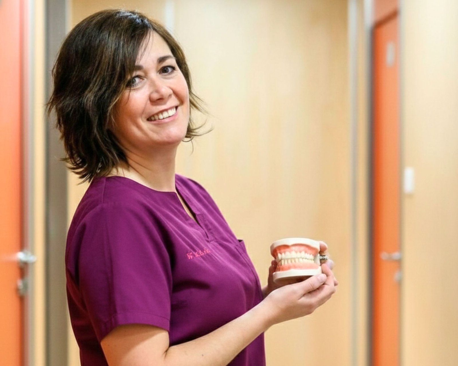 Dra. Maribel Gavilán, especialista en prótesis dental